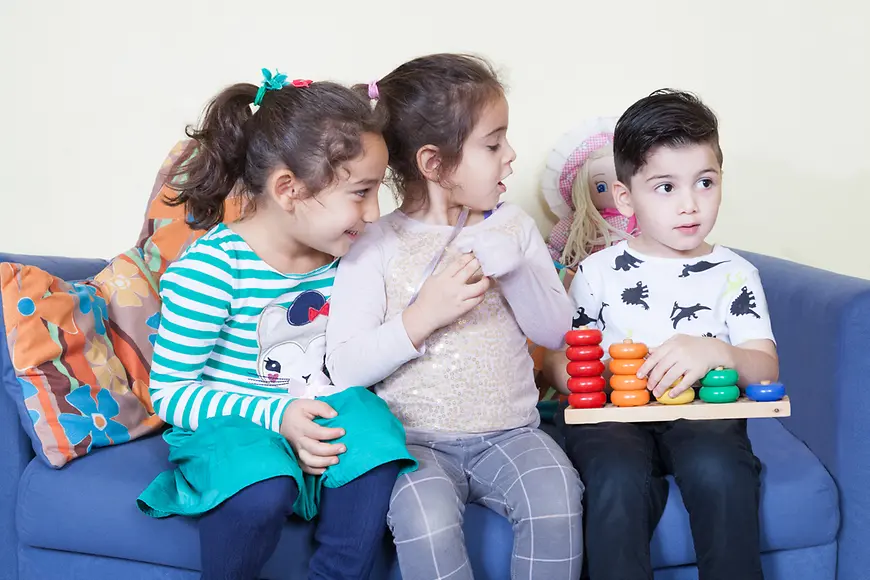 Kindern und Familien den Zugang zur Kinderbetreuung erleichtern