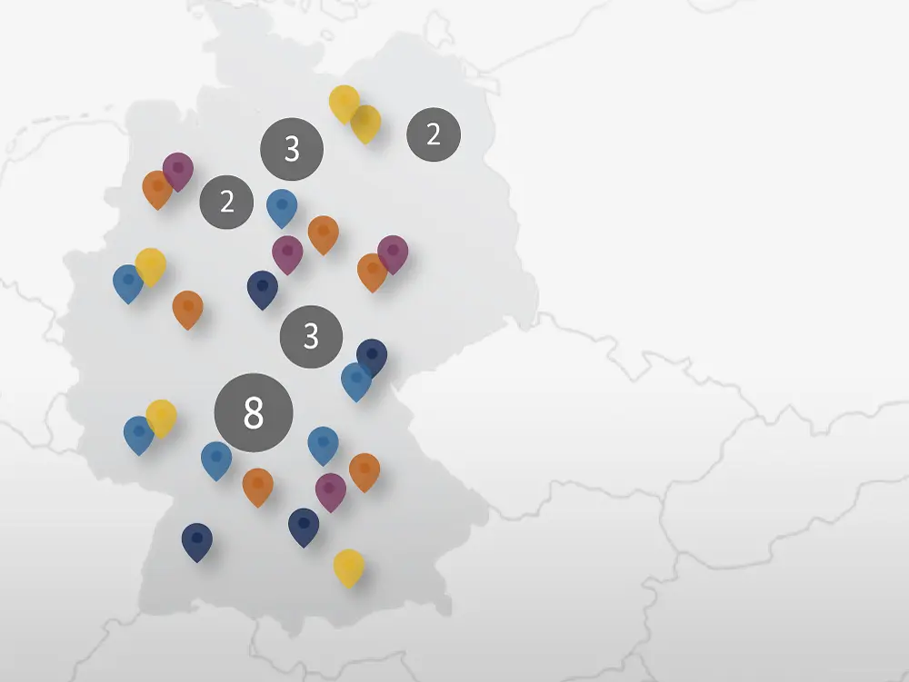 Die Grafik zeigt eine Deutschlandkarte mit markierten Standorten, die vom BMFSFJ geförderte Projekte repräsentieren