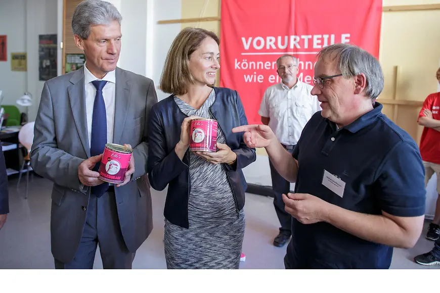 Dr. Katarina Barley im Demokratieladen in Kahla mit Michael Schaffhauser
