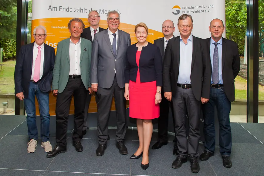 Das Bild zeigt ein Gruppenfoto