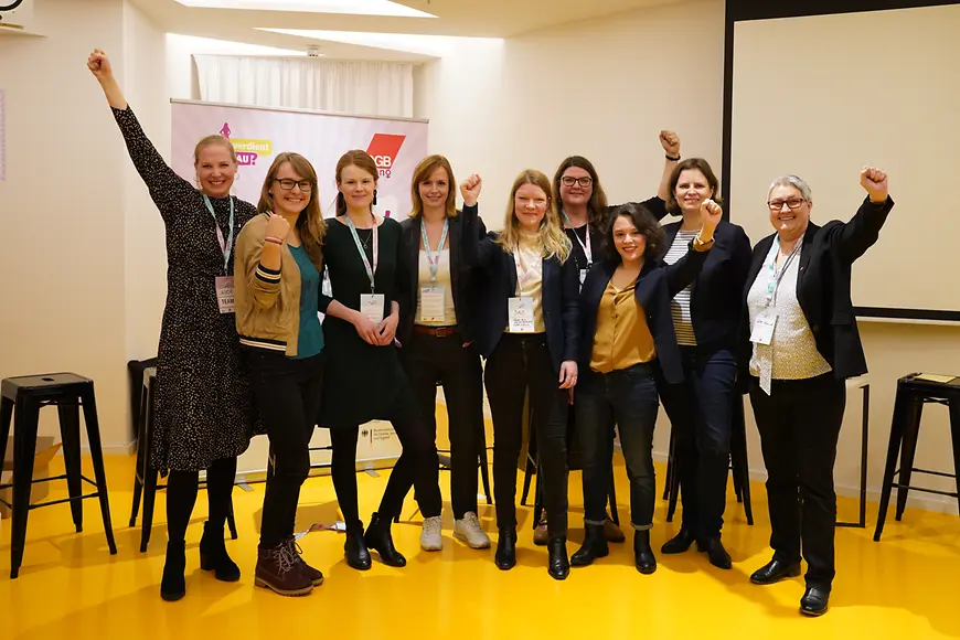 Juliane Seifert mit Teilnehmerinnen des Netzwerktages "Bildet Banden!" des DGB