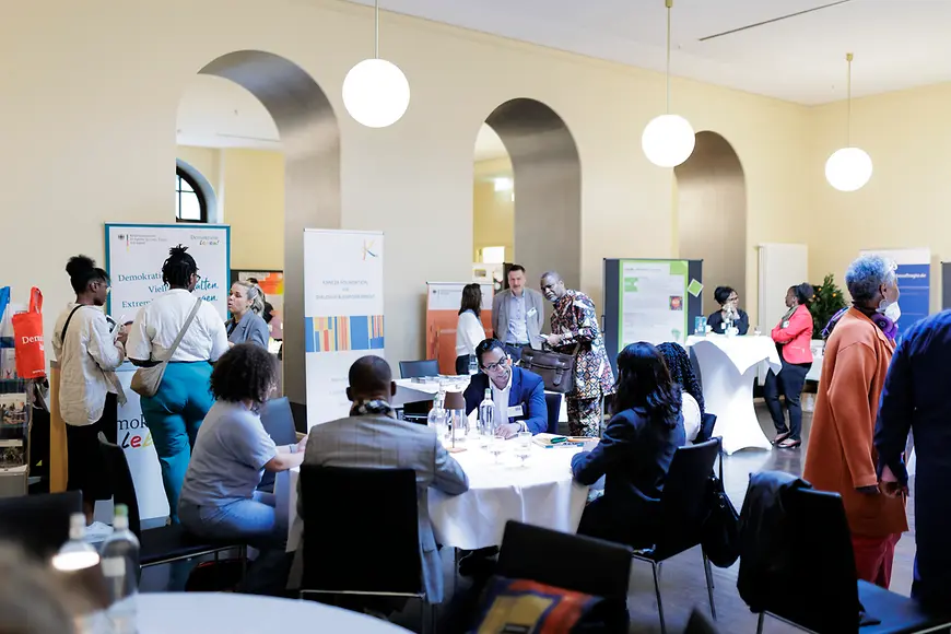 Teilnehmenden der Veranstaltung "16 Mal Schwarzes Leben in Deutschland" 