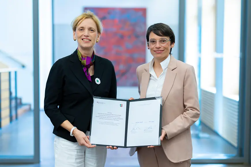 Karin Prien mit Josefine Paul