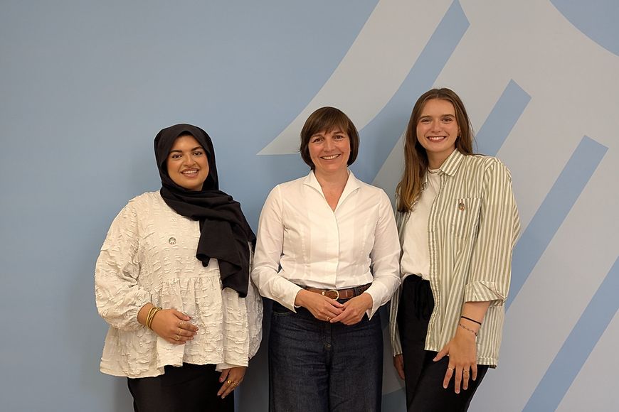 Mareike Wulf gemeinsam mit Sahra Rezaie und Dania Schulze