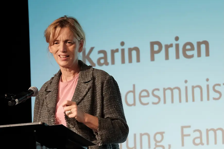 Karin Prien auf einem Panel bei der Zukunftswerkstatt