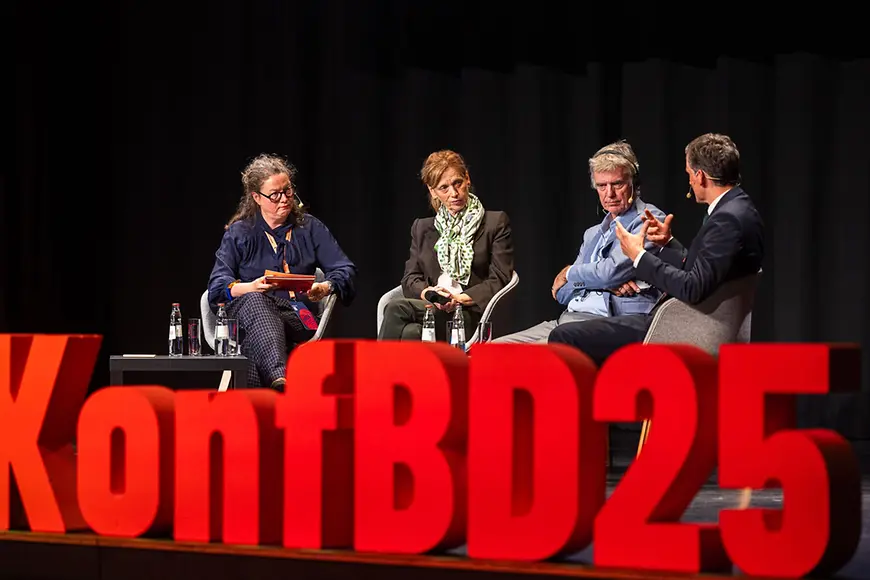 Karin Prien auf einem Panel 