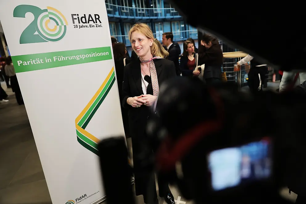 Karin Prien spricht auf dem FidAR-Forum