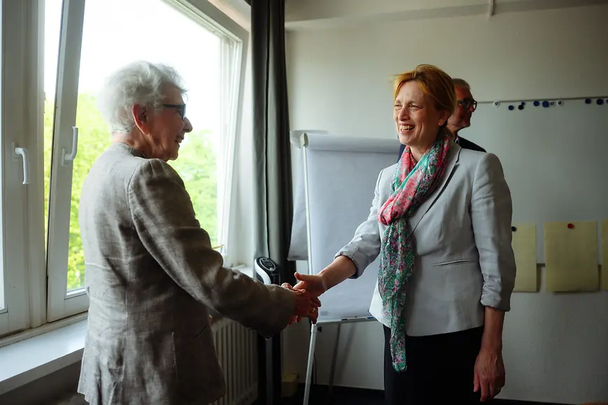 Karin Prien reist nach Hamburg