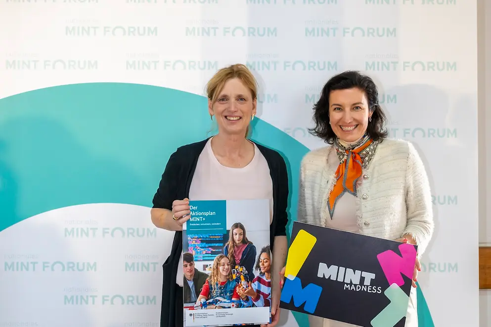 Karin Prien und Dorothee Bär