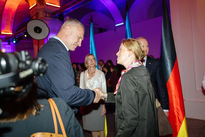 Karin Prien im Gespräch mit Vitali Klitschko